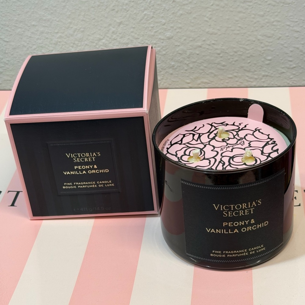 Rare VICTORIA'S SECRET bombshell Peony & Vanilla Orchid  3 Wick Candle